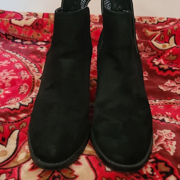 SM Boots - Picture 4 of 7